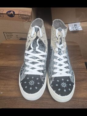 High-Top Paisley Canvas Sneakers - Black/Cream